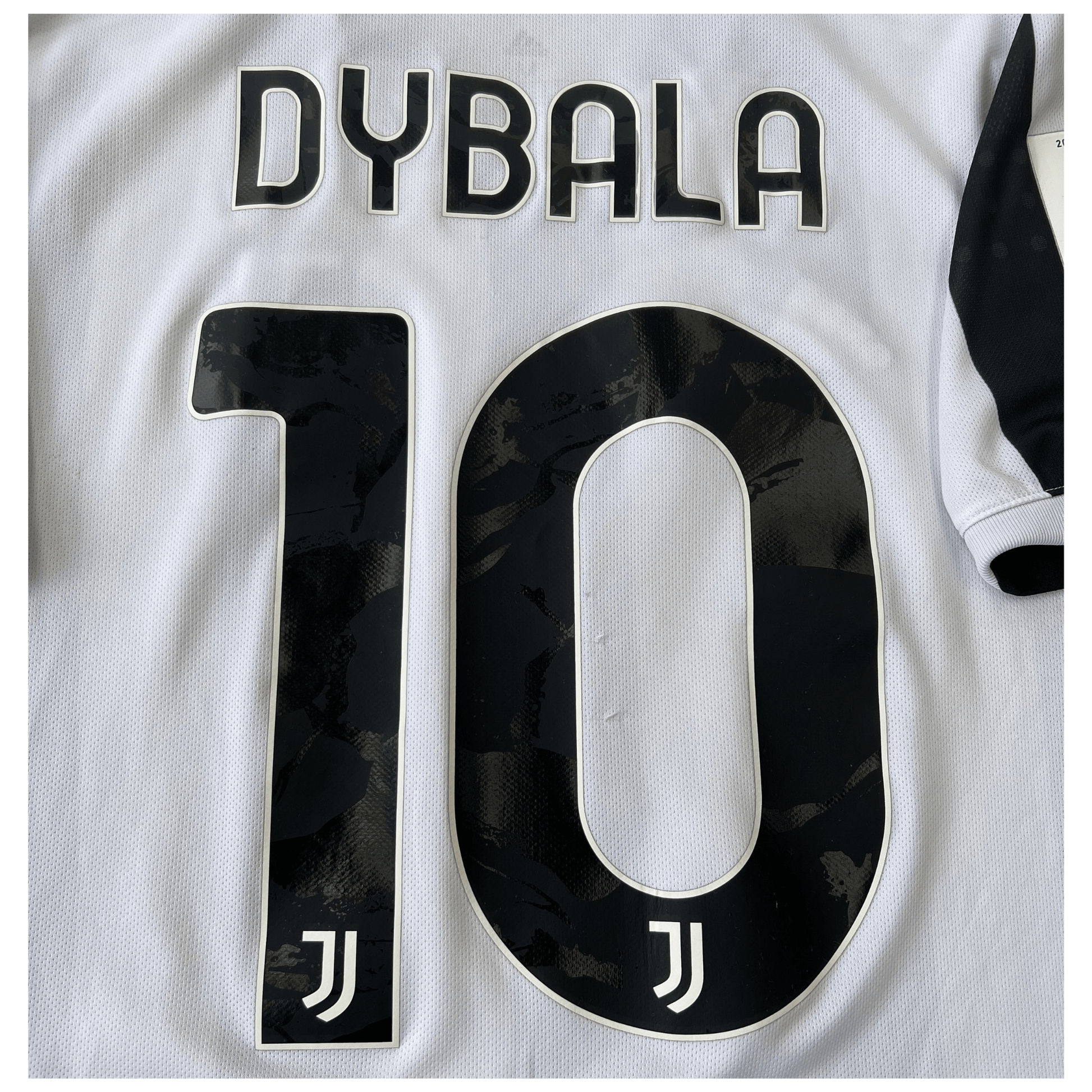 Juventus 2021/22 Home Jersey Number - Paulo Dybala
